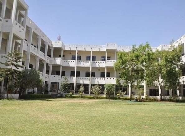 Guru_Nanak_College_(GNC),_Chennai